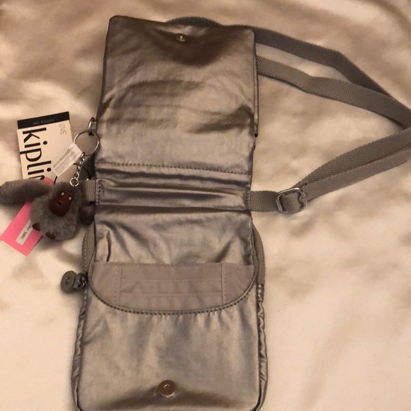 Kipling NWELDORADO Smooth Silver Metallic Crossbody With Monkey Key Chain NWT - Picture 14 of 16